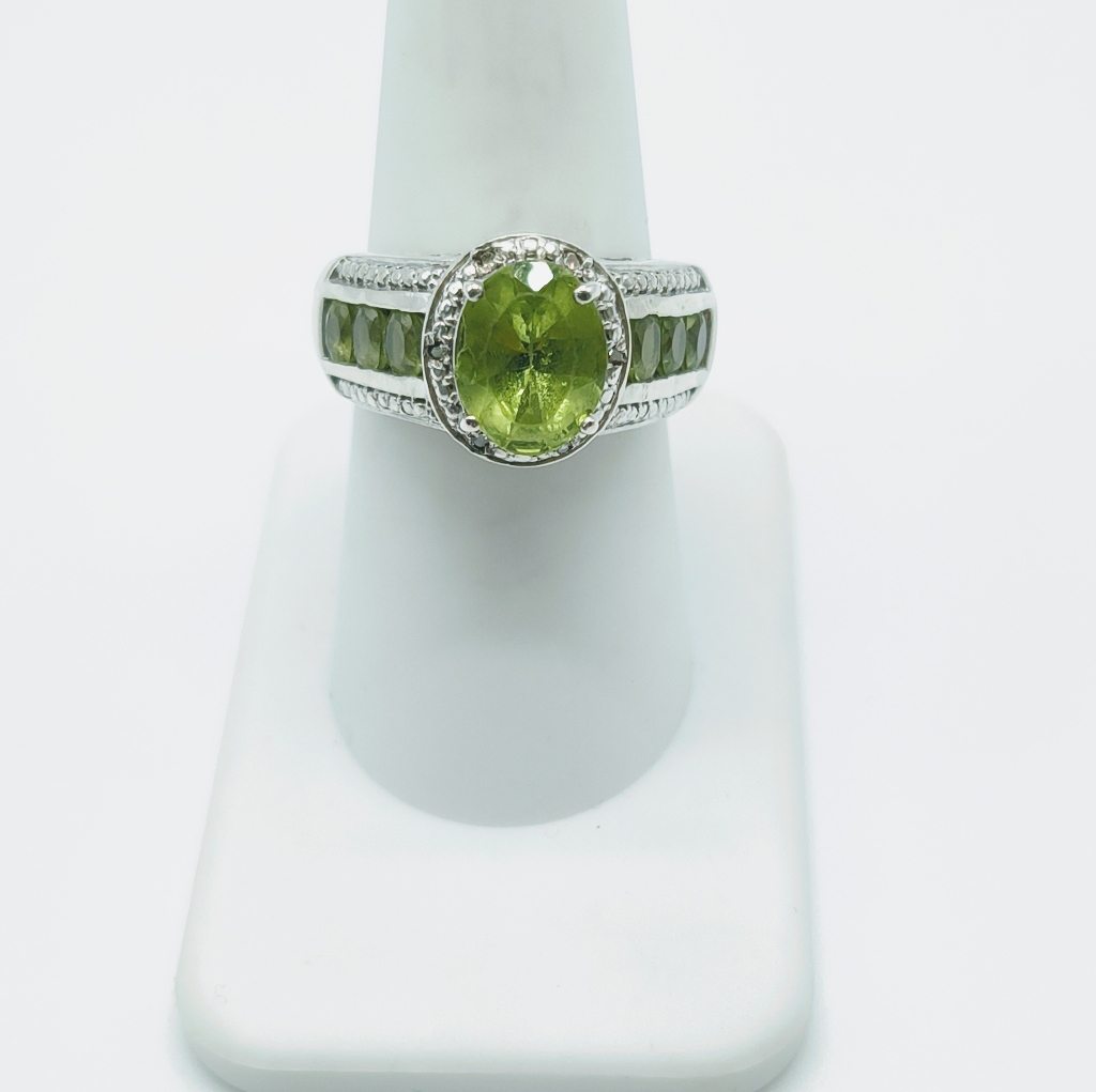 Vintage Oval Cut Peridot Diamond Accent Statement Ring 150$